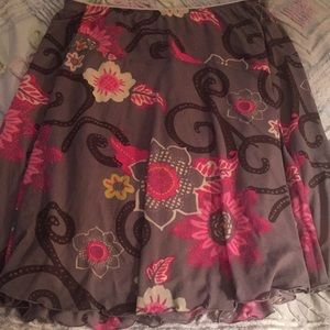 I.e. floral skirt